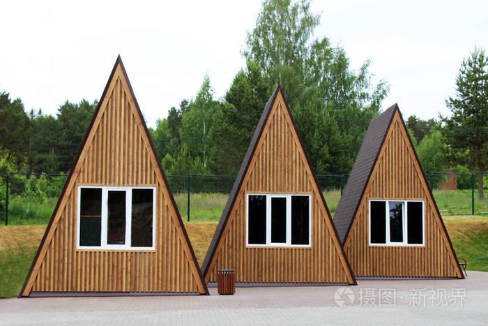 三角形木制房屋, 用于休息, 户外物品照片-正版商用图片053gp8-摄图新